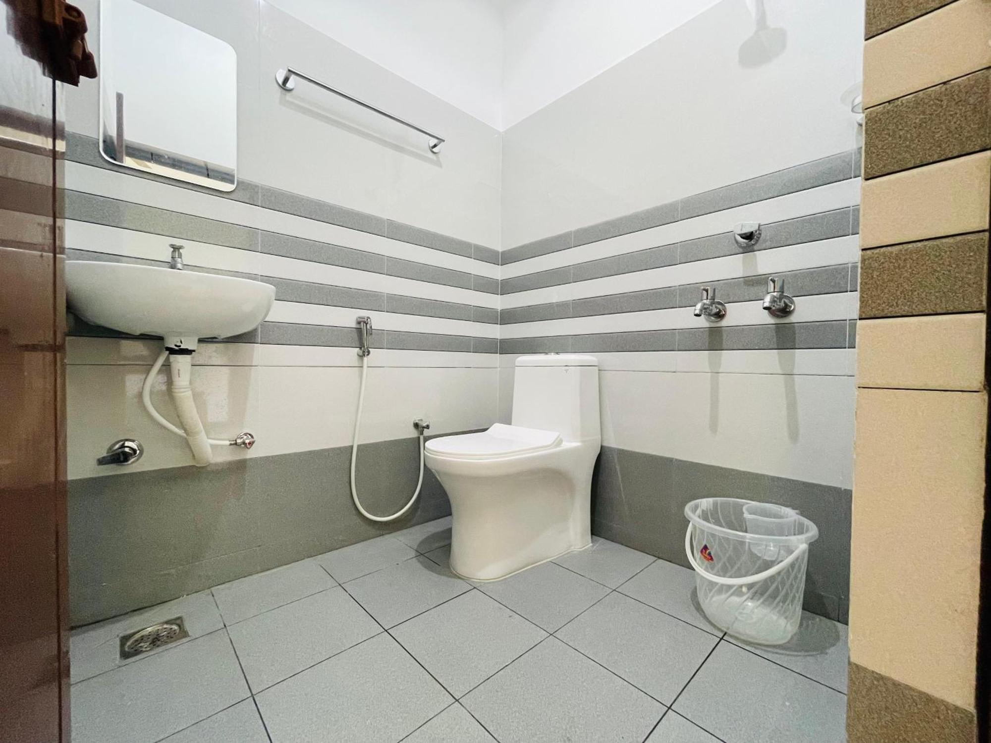 מלון Kazhakuttam Akr Residency מראה חיצוני תמונה